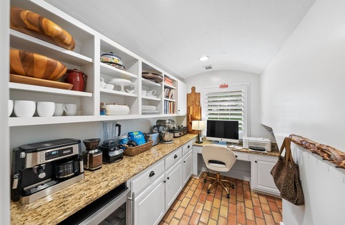 Rivercrest House | ⭐️Luxury Lake Austin: Pool, Hot Tub, Pizza Oven & Waterfront Dock⭐️