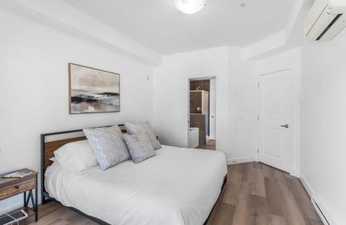Central Okanagan Apartment | Luxury Lake View Condo in West Kelowna, 5 Star Resort with Pool, Hot Tub and Gym