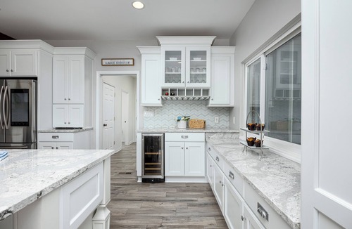 Brooklyn House | Luxury Lakefront Home: Hot Tub l Beach l Sleeps 15