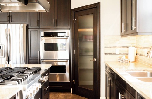Southeast Calgary Villa | Luxury Lakefront house for all occasions, 90 mins drive to Banff, Pet friendly.