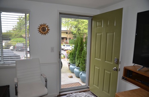 Viewpoint Condo | Luxury Lakefront MS Corporate Apartment with boat slip & lift included. Eagles!