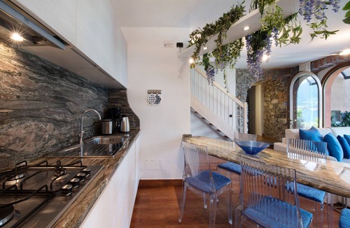 Lezzeno House | Luxury Lakefront Property with Lake View & Wi-Fi