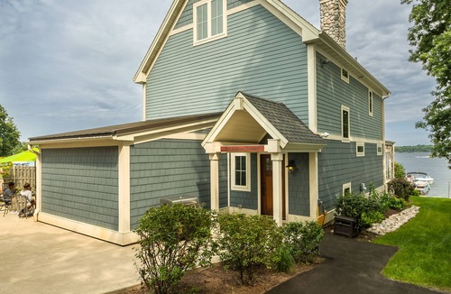 Delavan Lake House | Luxury Lakefront Rental on Beautiful Delavan Lake