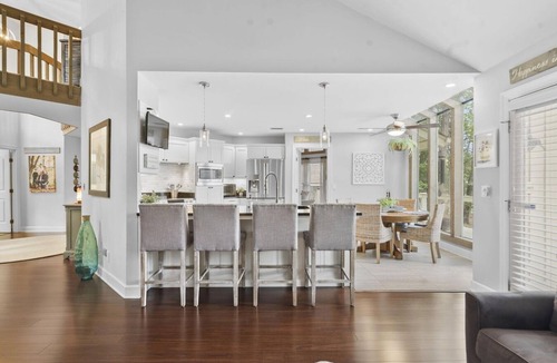 Evans House | Luxury Lakefront Retreat. 10 miles from The Masters. Sleeps 14.