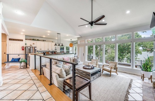 Hickory Creek House | Luxury Lakefront close to The Olana, Universal Studio and MAJOR INTERNATIONAL SPORTING EVENT