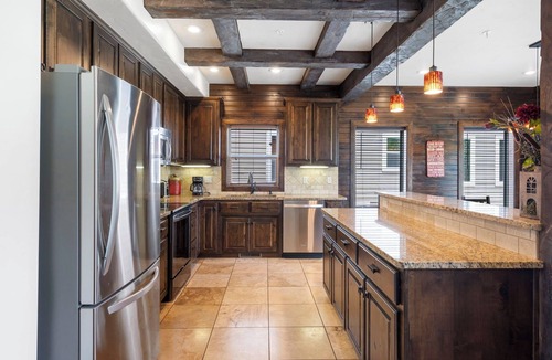 Lampe House | Luxury Lakefront Villa Best Lake View 2 Pools Free Amenities Close to Dogwood
