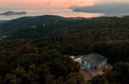 Portoferraio Villa | Luxury Liam Villa with Pool and Sea View - Goelba