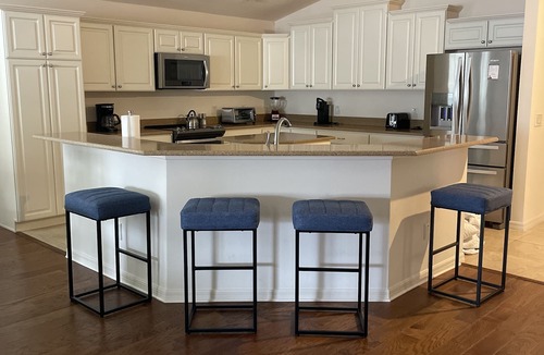Wildwood House | Luxury living minutes away from Brownwood Paddock Square-4 seat golf cart incl.