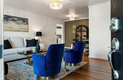 Mayo Meadow House | LUXURY & LOCATION! 200ft away from The Tulsa Expo Square! Sleeps up to 9!