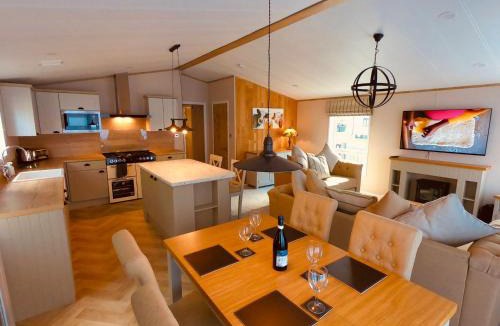 Paignton Resort | Luxury Lodge - Hoburne Devon Bay