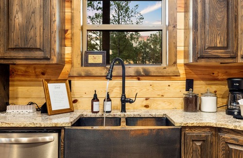 Broken Bow House | Luxury Lodge, sleeps 22, large lot in heart of Hochatown W/HEATED POOL & BOAT!