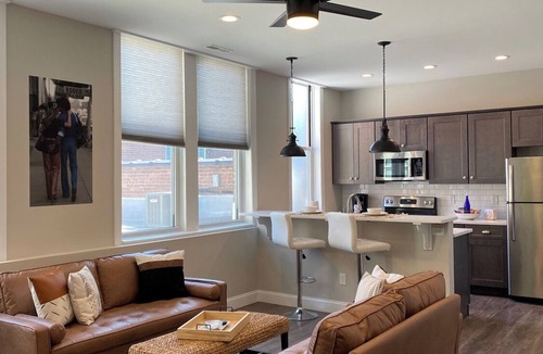 Glens Falls Apartment | Luxury Loft/2 Beds - Civic Center/Cafe/Brewery/Farmers Market - FREE Garage Park