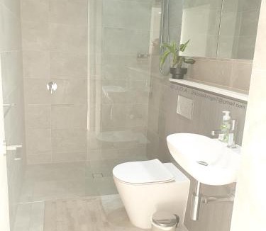 Lidcombe Apartment | Luxury Loft 3 Bed, 2 Bath, Sleeps 6, Pool, BBQ, No parties