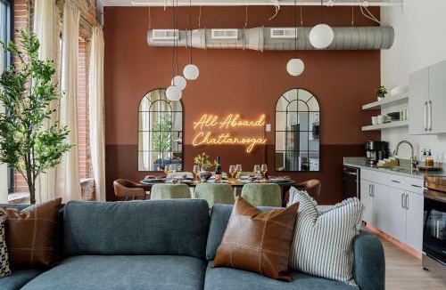 Downtown Chattanooga House | Luxury Loft Exposed Brick Walk to Southside