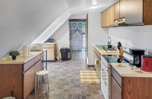 Center Avenue Historic District Apartment | Luxury Loft Living near DTN BayCity