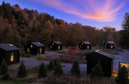Brownsville Cabin | Luxury Loft With Solo Fire Pit & Trails Close to Okemo & Ascutney EV Charger
