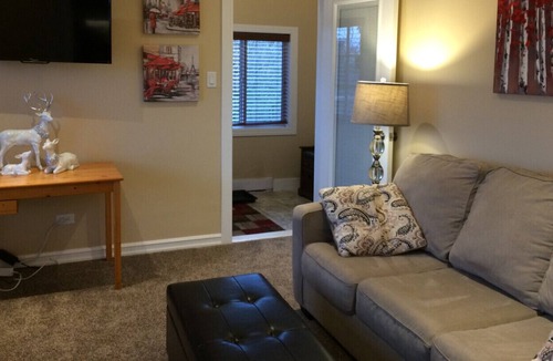 Prince George House | Luxury main floor suite, walk to Hospital, business and restaurant district