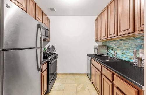Harlem Apartment | Luxury Manhattan abode with balcony and rooftop, close to all.