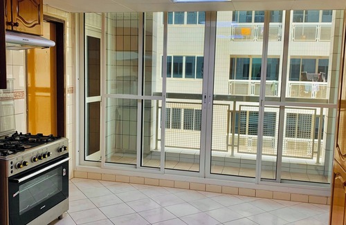 Abu Dhabi Apartment | Luxury Master Suite - Private Bathroom Oasis