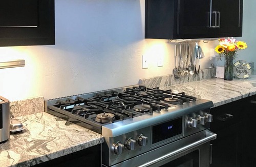 Algoma Apartment | Luxury Meets Historic @ The Luxe Loft - AMAZING LOCATION!