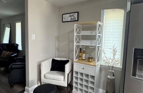 Grenloch House | Luxury Modern Retreat for Groups & Couples Near Philly