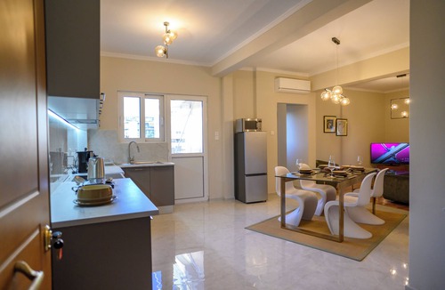 Kinosargous Apartment | Luxury Modern 2 bed Elegance
