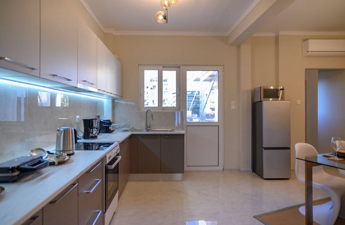 Kinosargous Apartment | Luxury Modern 2 bed Elegance