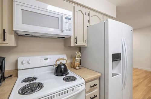Brookline Station Apartment | Luxury Modern 2BR W/Garage