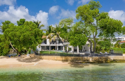 Weston Villa | Luxury Modern Beachfront Villa - Onyx