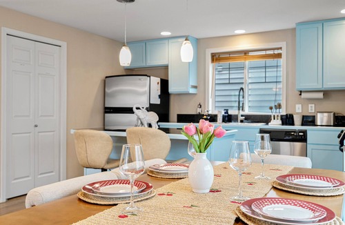 Licton Springs House | Luxury Modern Home with Parking, Near Green Lake, Seattle