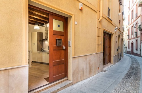 Historic Castle District Apartment | Luxury modern Studio in historic district