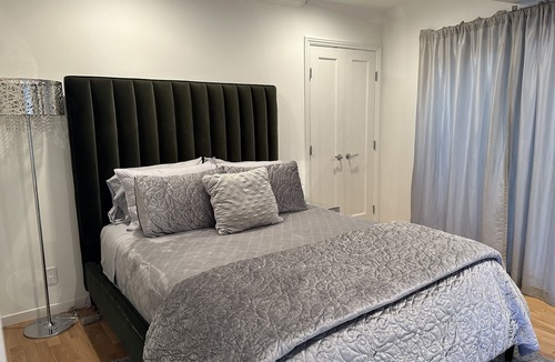 San Francisco House | Luxury Modern Unit on Market St - w/Private Patio - Hot tub, Fire Pit, Lounge +