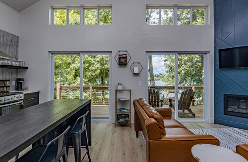 Decatur House | Luxury modern with breathtaking sunset views!