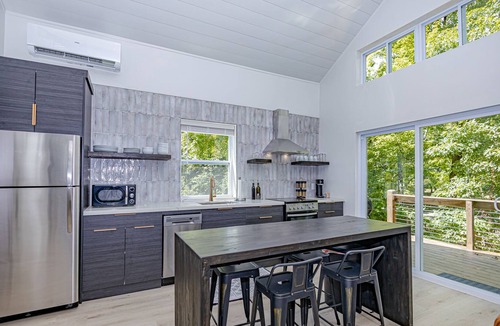 Decatur House | Luxury modern with breathtaking sunset views!