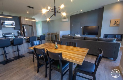 Saint-Jean-de-Matha Condo | Luxury mountain condo with golf and slide views