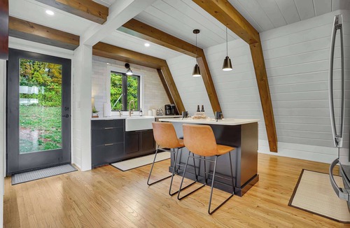 Birdsboro Ski Chalet | Luxury Mountain Chalet with Fireplace & Hot Tub