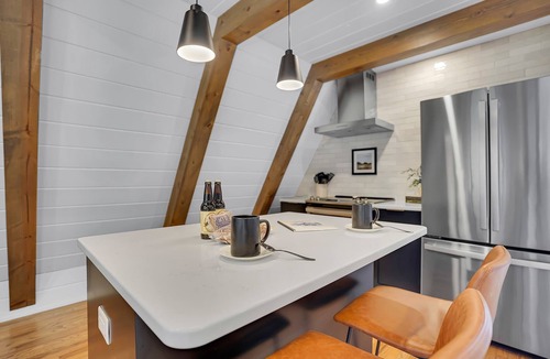 Birdsboro Ski Chalet | Luxury Mountain Chalet with Fireplace & Hot Tub