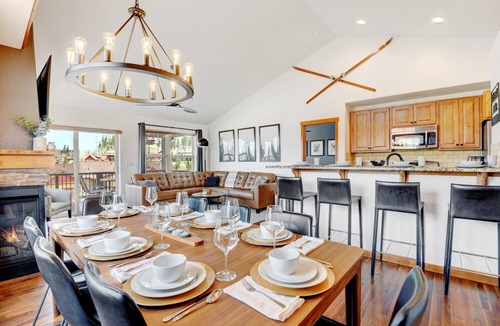 Rendezvous House | Luxury Mountain Chalet 35 I Private Hot Tub I Great Views I Best Price I Discounted Attractions