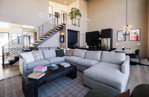Brian Head Villa | Luxury Mountain Escape- Ski-in/Ski-out 6BR/5.5 Bath, Hot Tub, Sauna & Fireplace