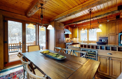 Vail House | Luxury mountain home with private hot tub, high-speed WiFi, & fireplace