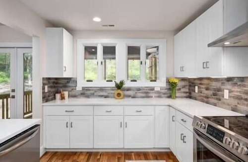 Alexander House | Luxury mountain oasis, hot tub & 15 mins to DT AVL, bring furry friends!