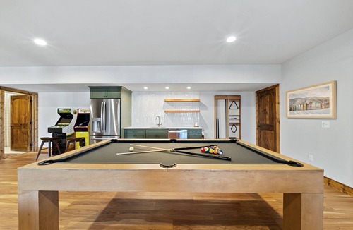Seven Devils Cabin | Luxury Mountain Retreat with Grandfather Mountain Views | Sleeps 16 | Game Room | Chef's Kitchen