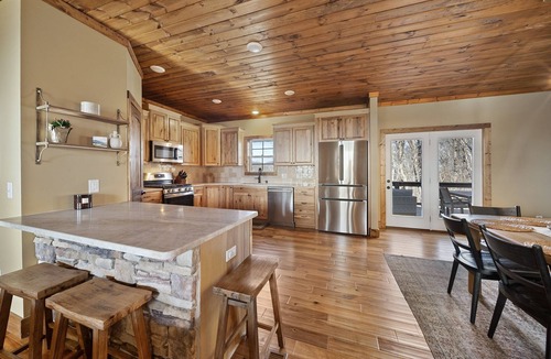 Seven Devils Cabin | Luxury Mountain Retreat with Grandfather Mountain Views | Sleeps 16 | Game Room | Chef's Kitchen