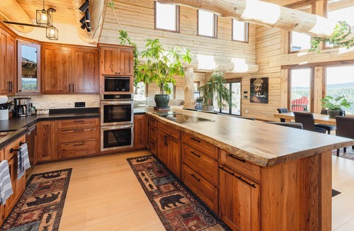 Black Hawk Cabin | Luxury Mountain Retreat - Private Oasis - Designed for Unforgettable Getaways