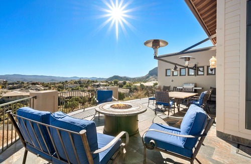 Forest Trails House | Luxury Mountain View Estate | Fire Pit Outdoor