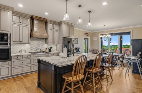 Mars Hill House | Luxury Mountain Views w/Fire Pit & Pet-Friendly + Biltmore Pass | 22 Min AVL
