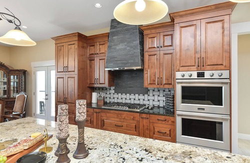 Malahat House | Luxury Mountaintop 5 Bedroom with Unparalleled Spectacular Views