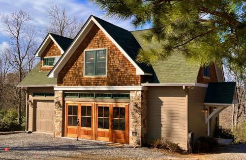 Black Mountain Villa | Luxury Mountaintop 2-Home Compound on 50 acres, Sleeps 28, Black Mountain, Asheville