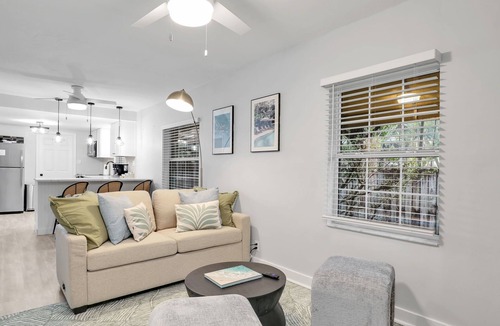 East Naples Cottage | Luxury Naples Getaway: Mini Golf, Hot Tub, Fire Pit