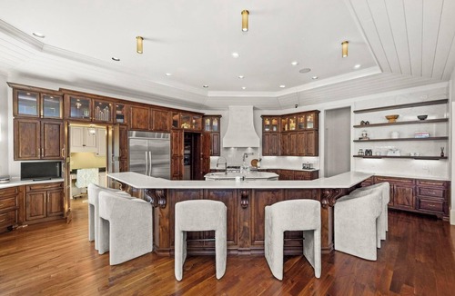 Brentwood House | Luxury Nashville Estate on 2 Acres | Heated Pool, Sauna, Chef’s Kitchen | 5 Suit